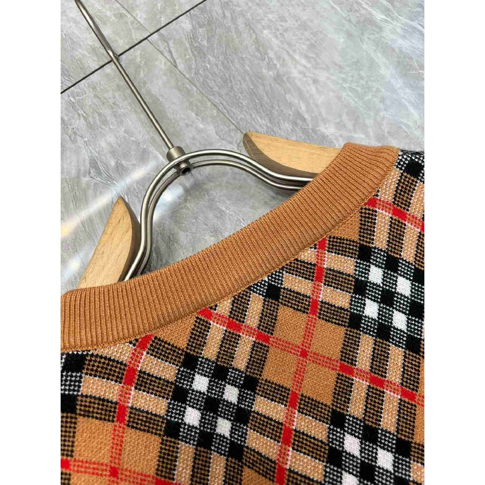 Burberry   Tops BUY0254