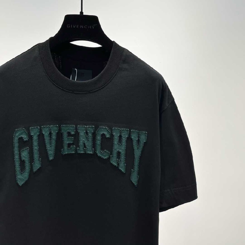 Givenchy T-shirt GVY0004