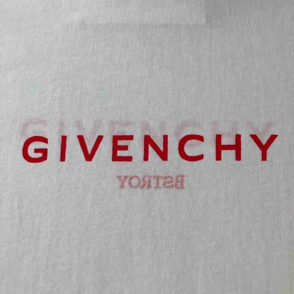 Givenchy T-shirt GVY0043