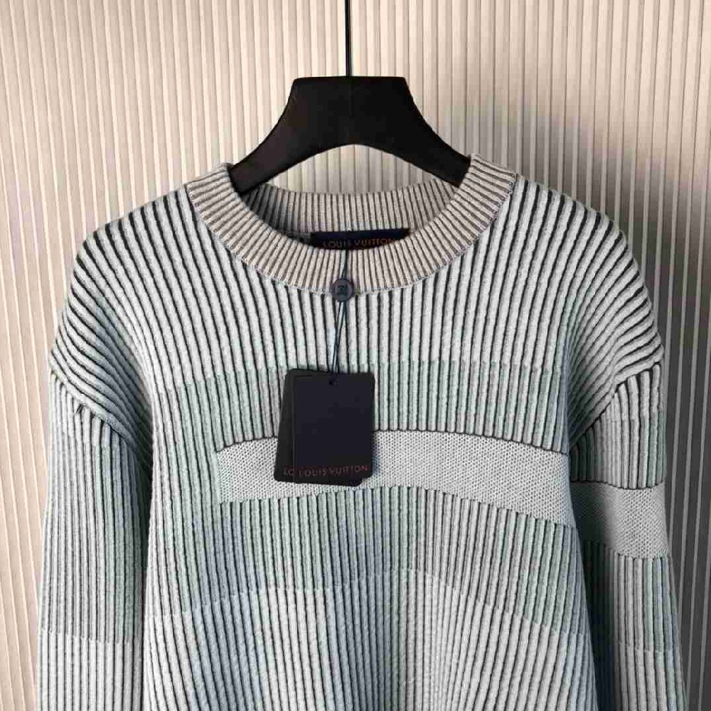 Louis Vuitton Tops LVY0429