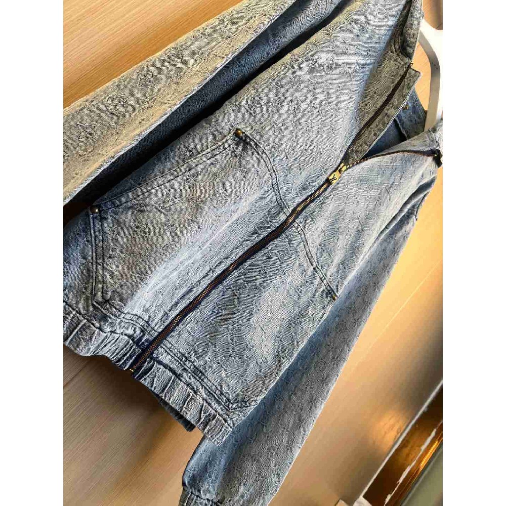 Louis Vuitton Tops LVY0626