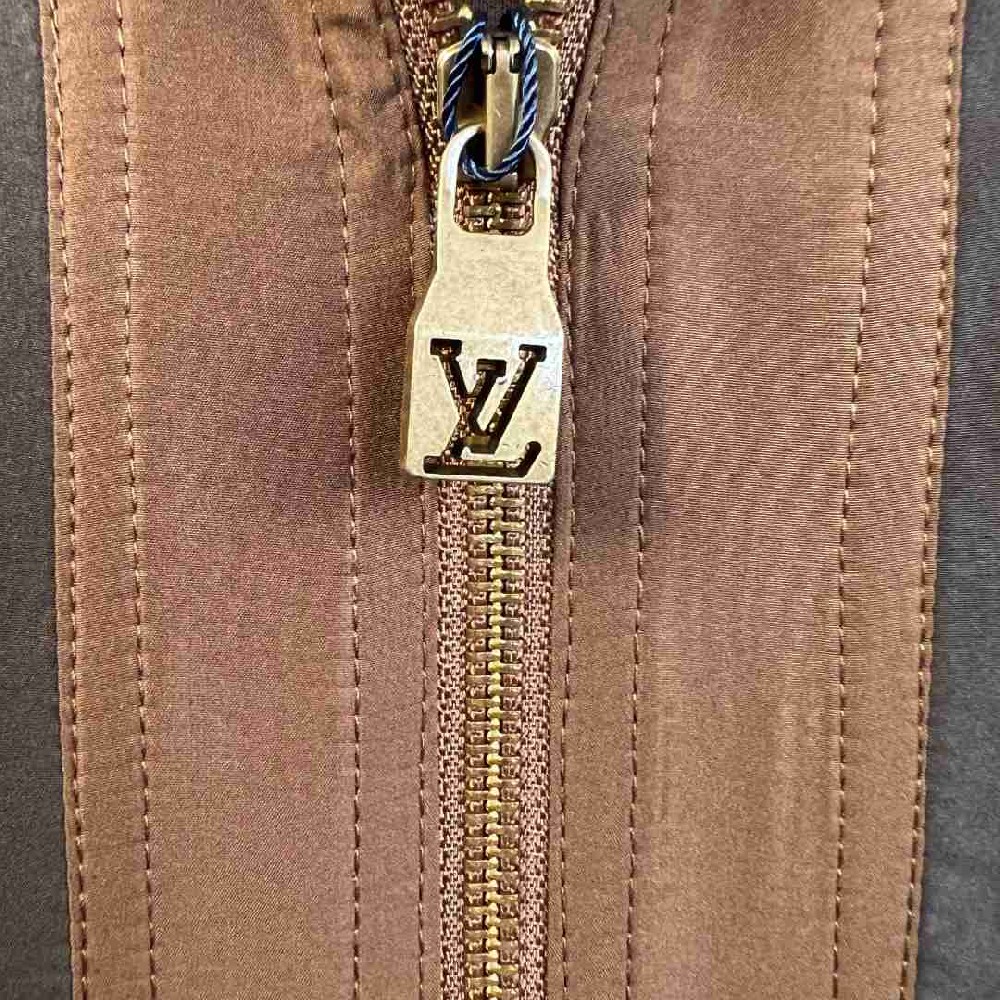 Louis Vuitton Tops LVY0643