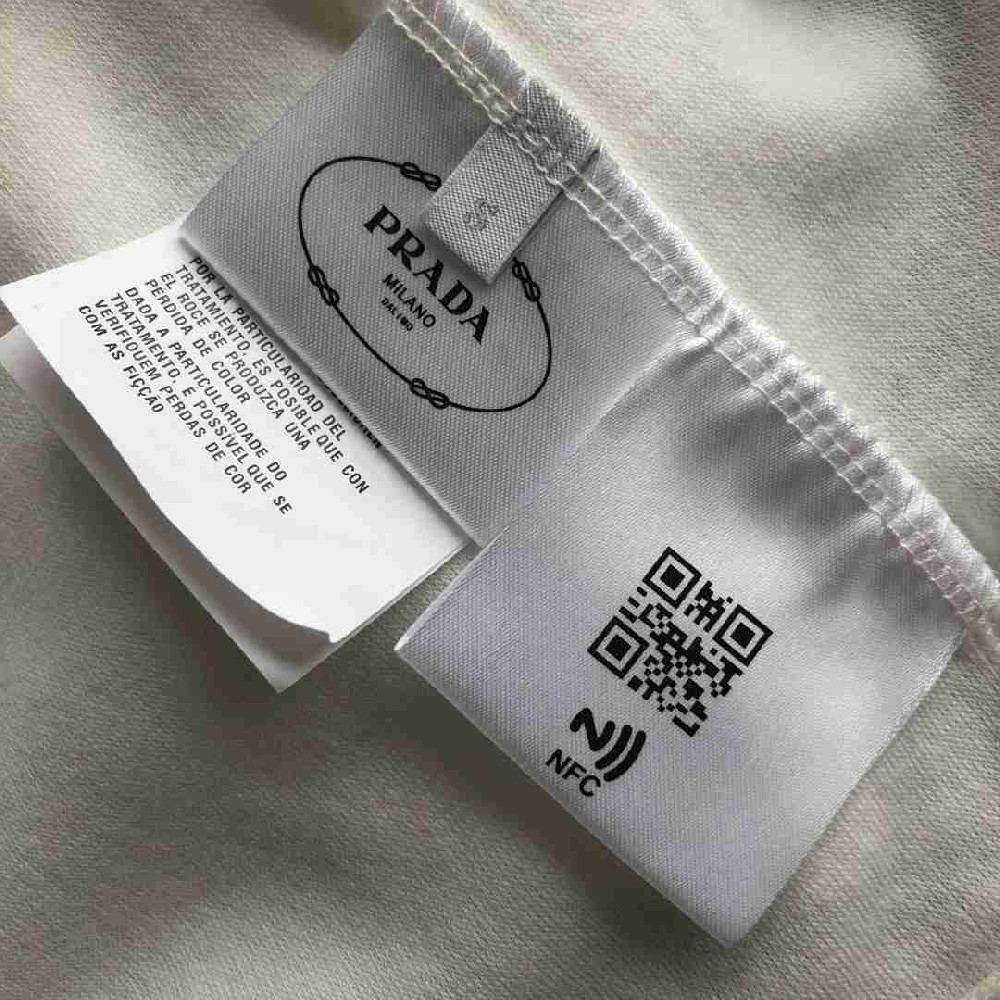 Prada  T Shirt PAY0236