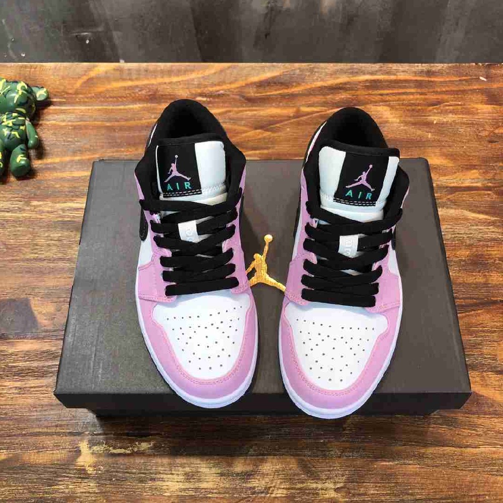 ‌Air Jordan AJ0105