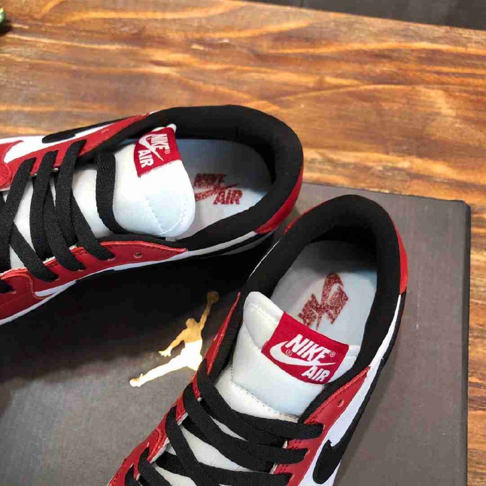 ‌Air Jordan AJ0106