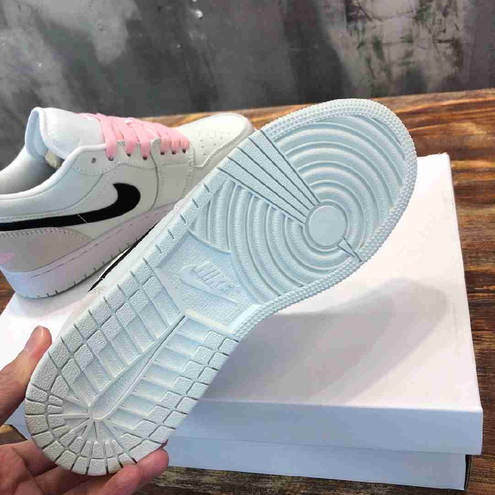 ‌Air Jordan AJ0123