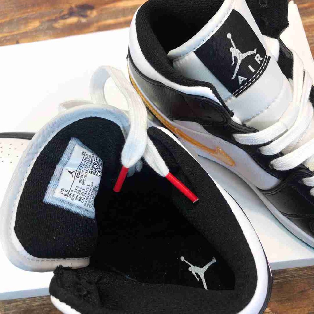 ‌Air Jordan AJ0127