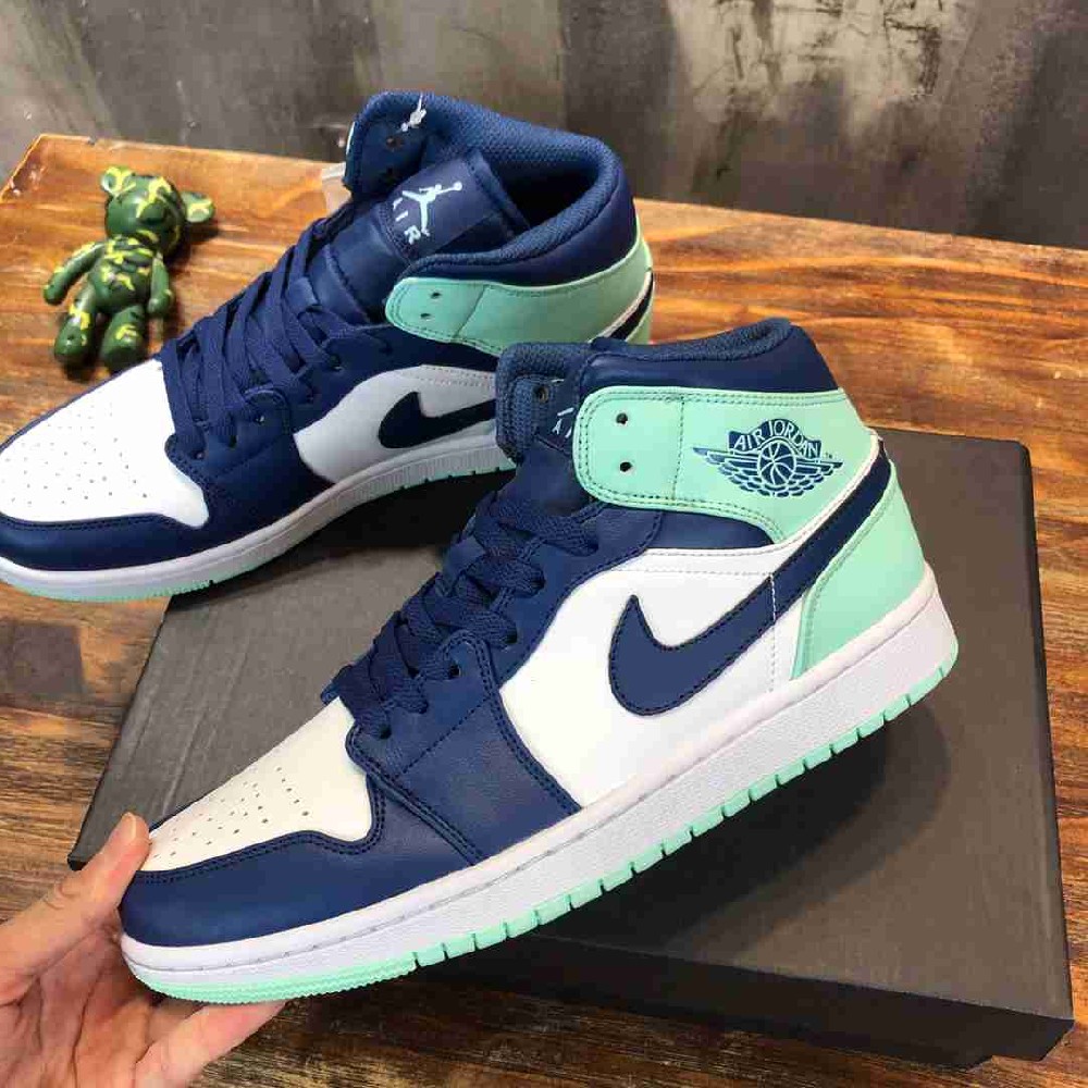 ‌Air Jordan AJ0136