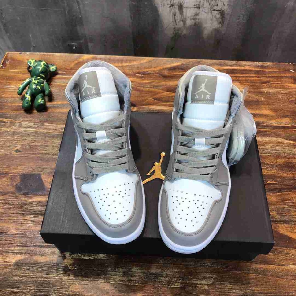 ‌Air Jordan AJ0142