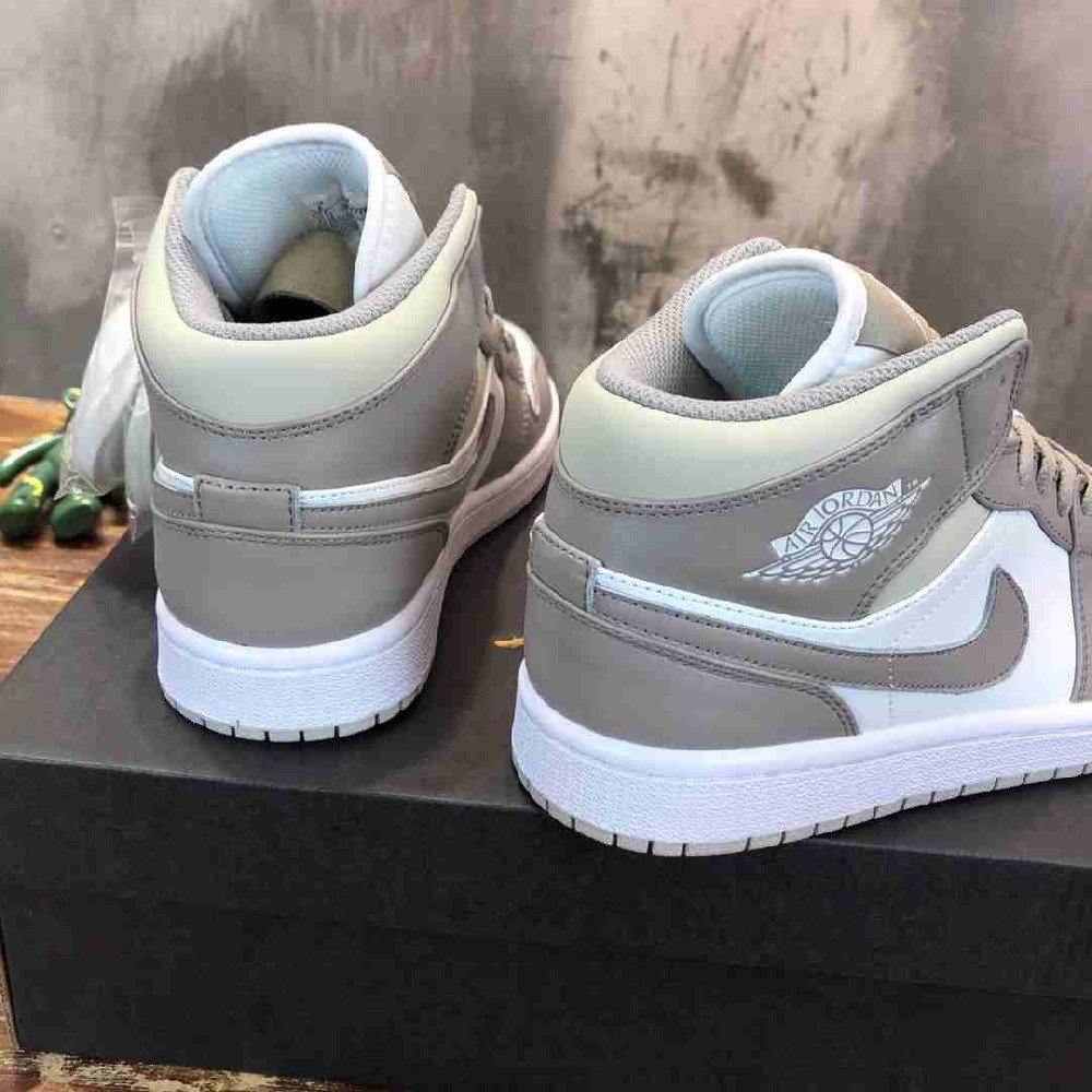 ‌Air Jordan AJ0142