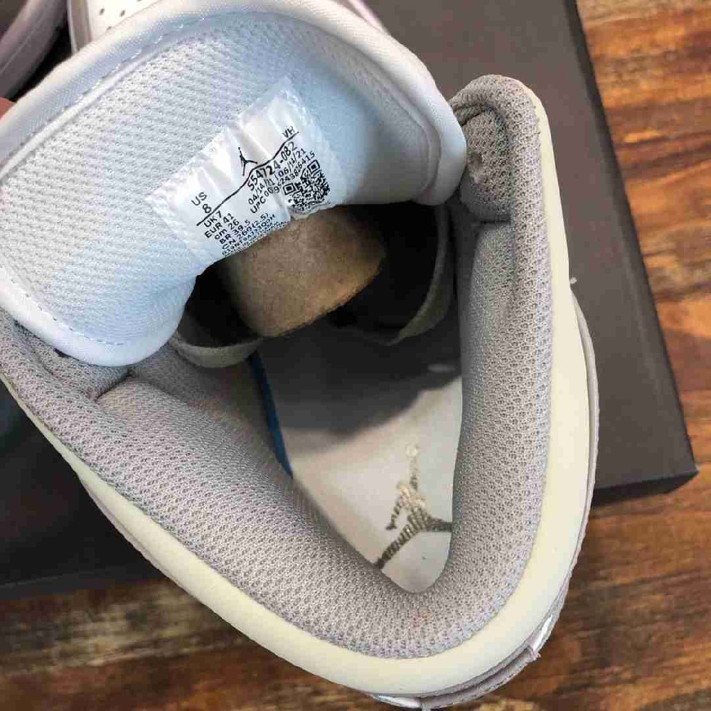 ‌Air Jordan AJ0142