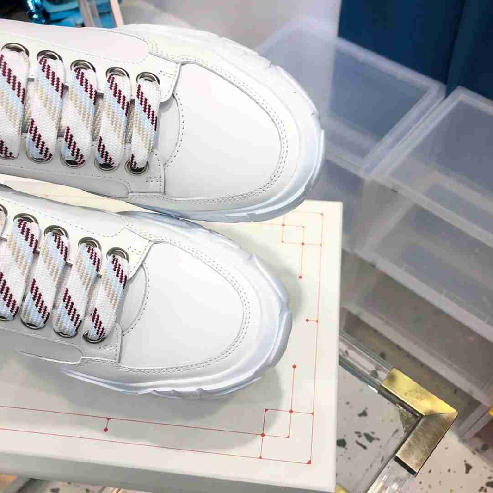 Alexander McQueen AM0050