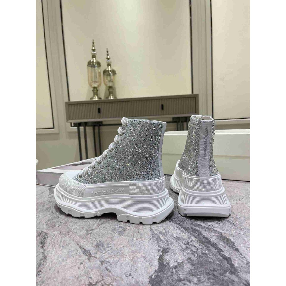 Alexander McQueen AM0062