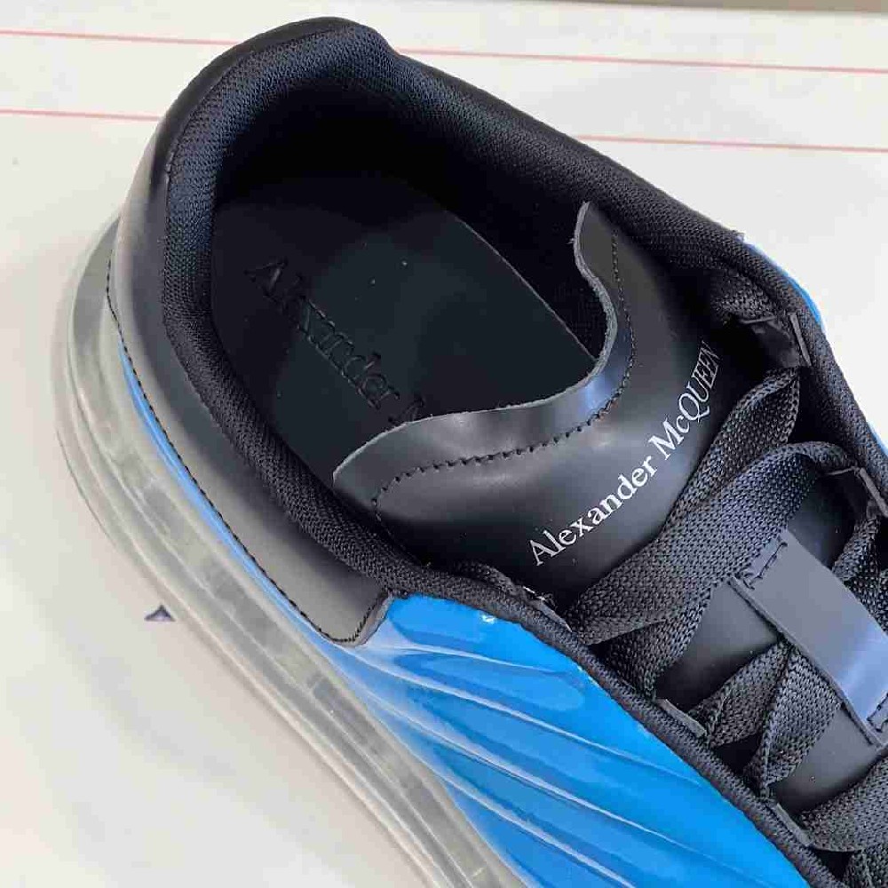 Alexander McQueen AM0068