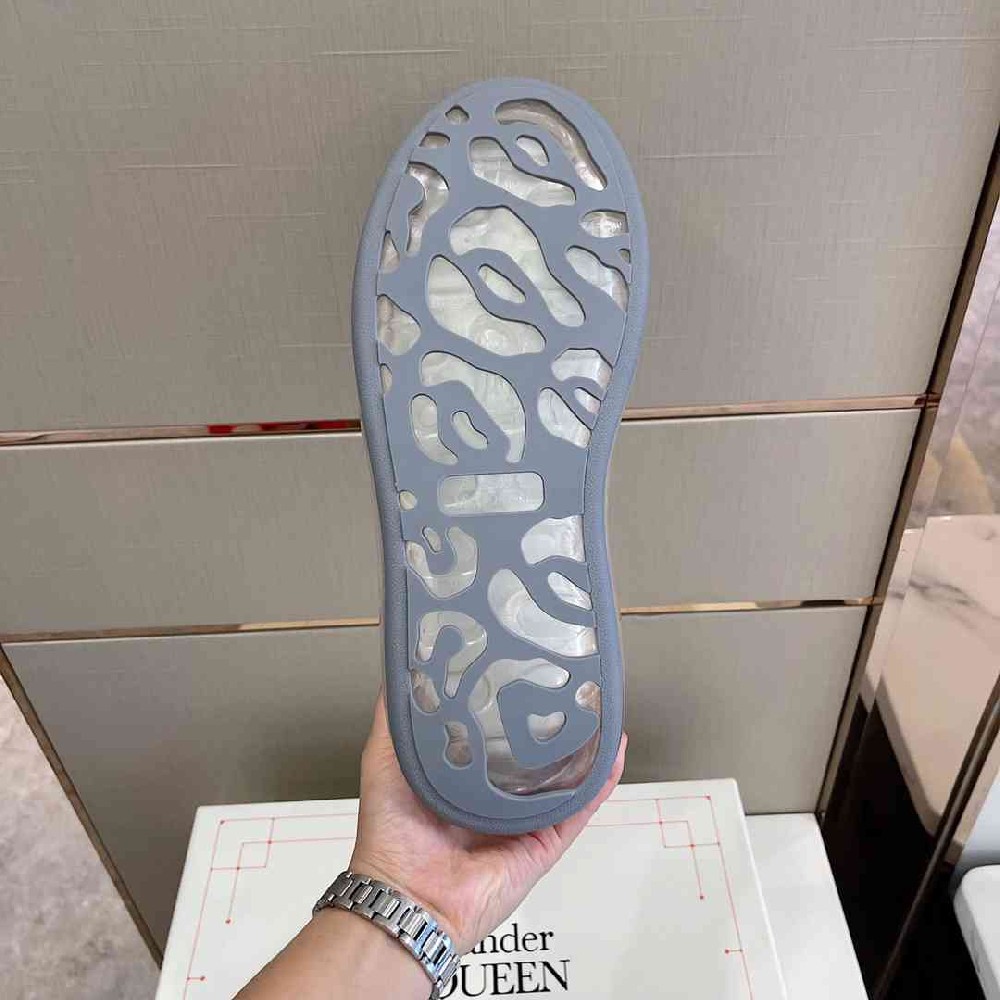 Alexander McQueen AM0069