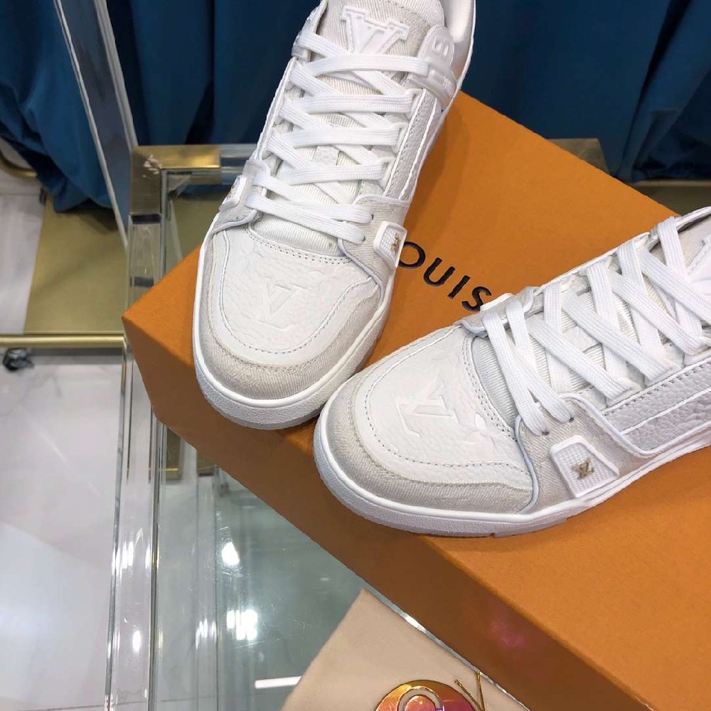 LV sneakers LU0146