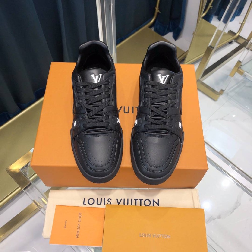 LV sneakers LU0172