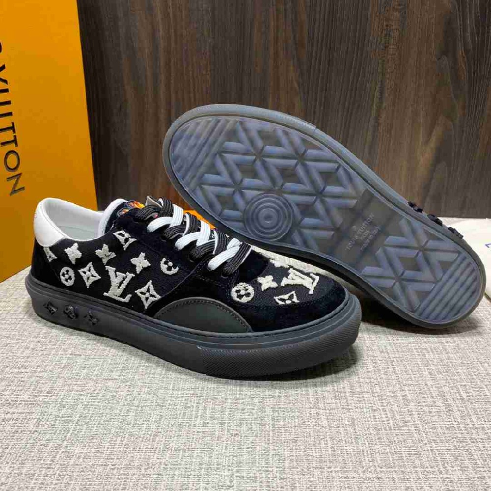 LV sneakers LU0205