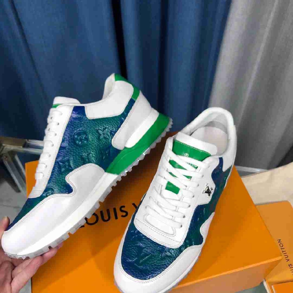 LV sneakers LU0212