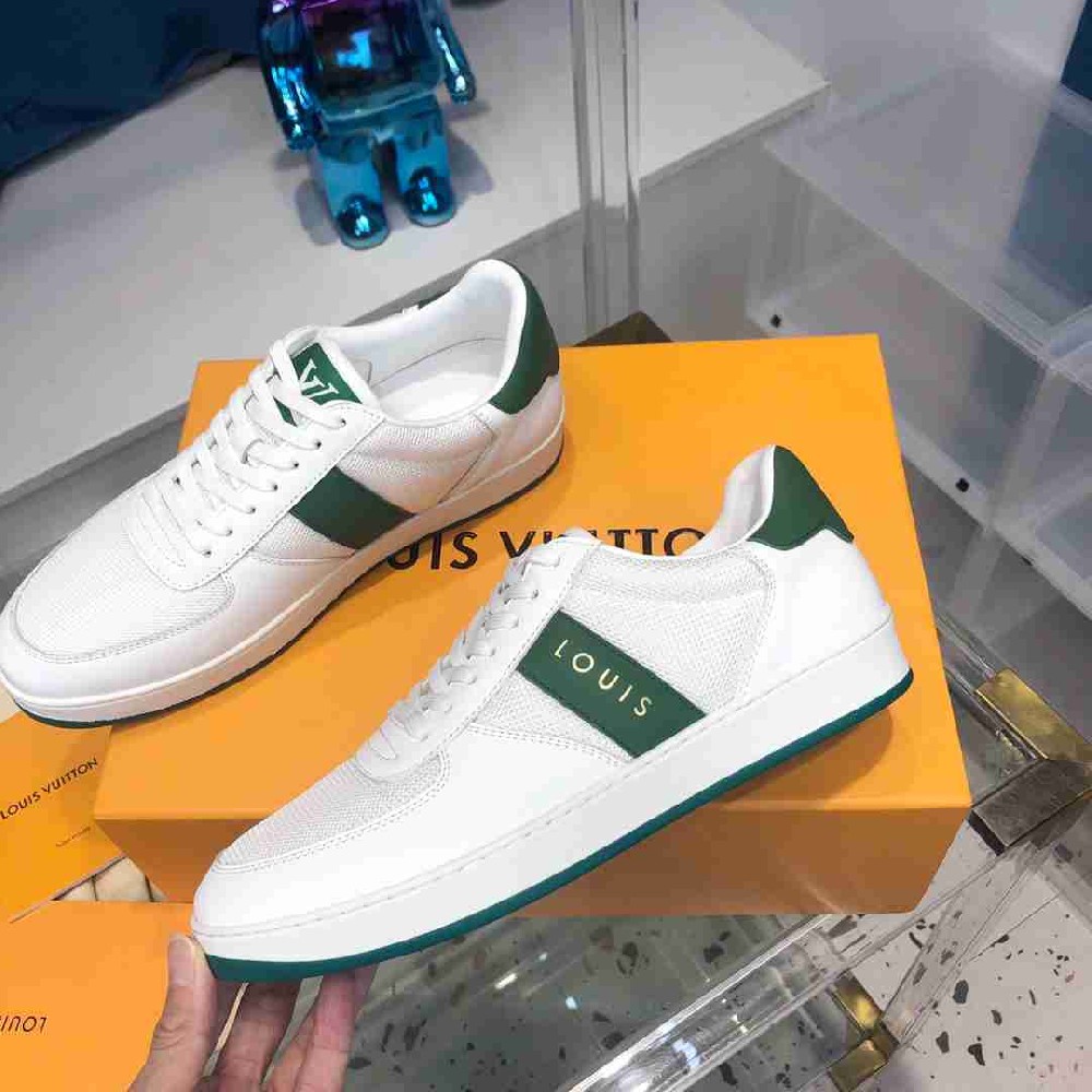LV sneakers LU0231