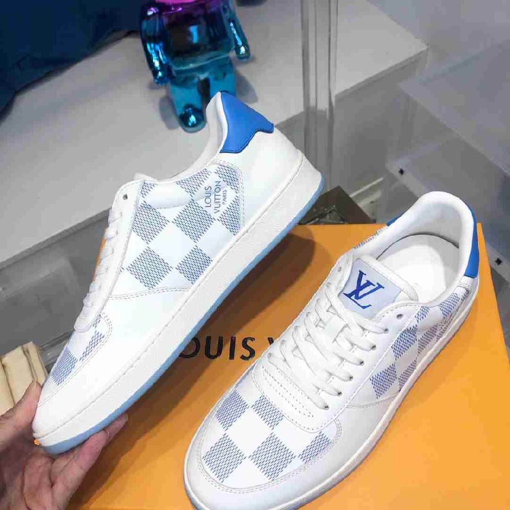 LV sneakers LU0237