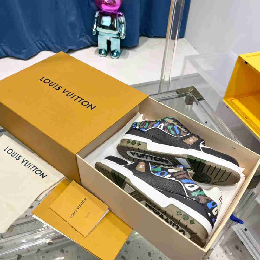 LV   sneakers LU0331