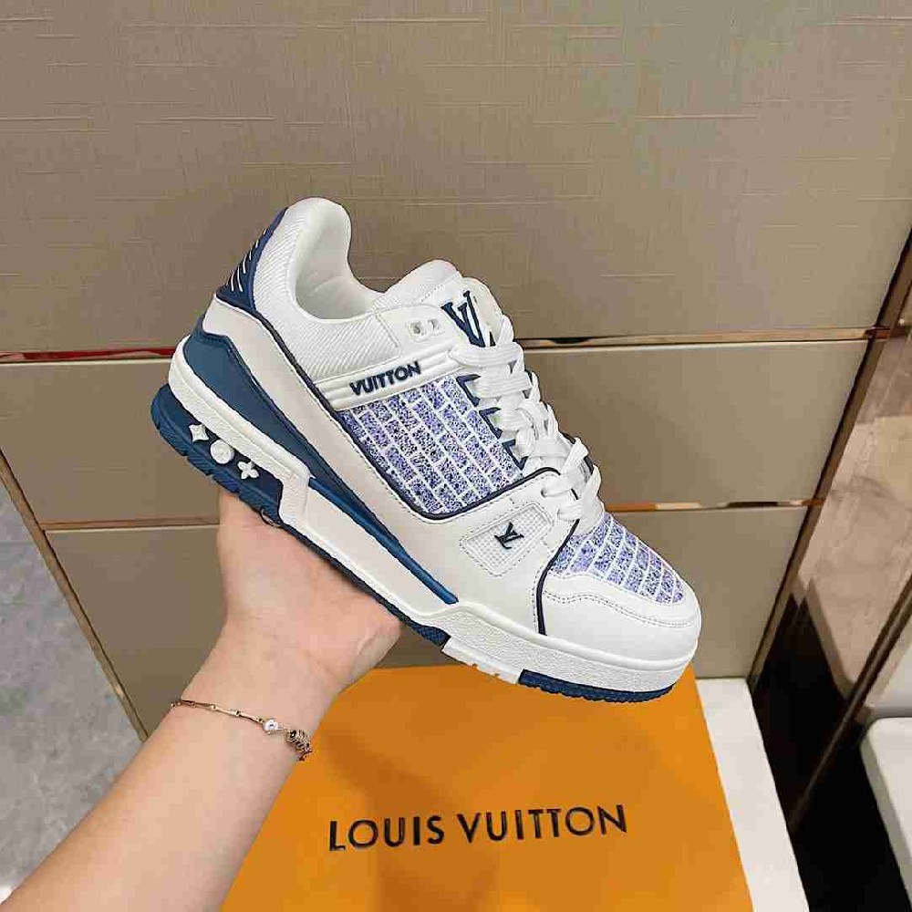 LV sneakers LU0337