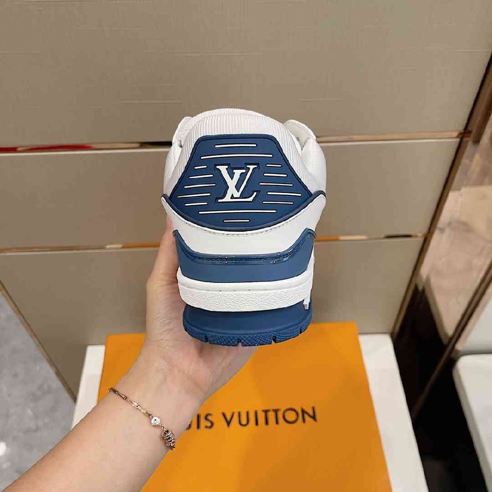 LV sneakers LU0337