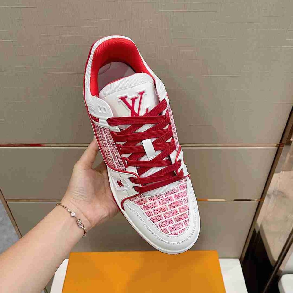 LV sneakers LU0338