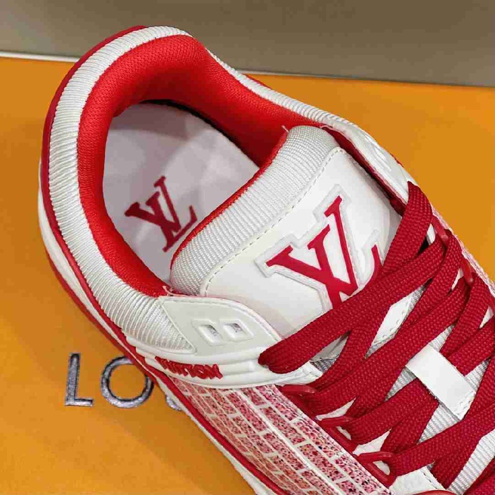 LV sneakers LU0338