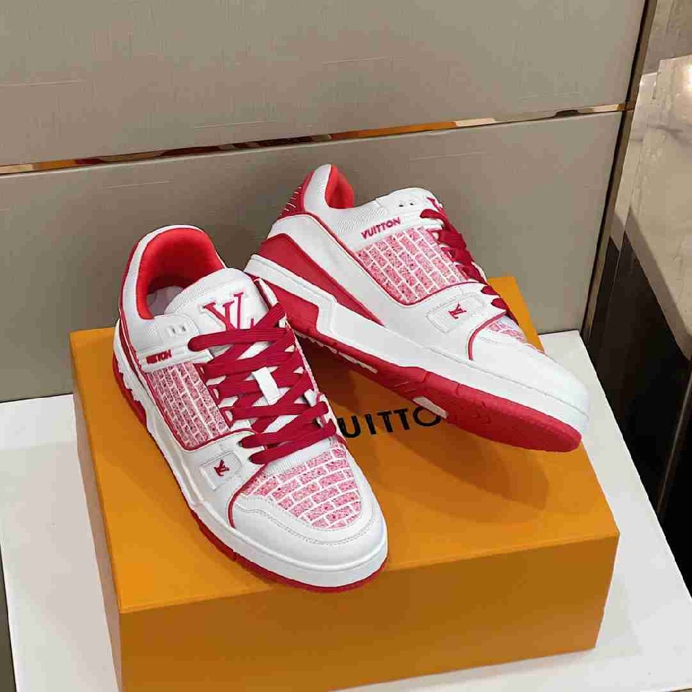 LV sneakers LU0338