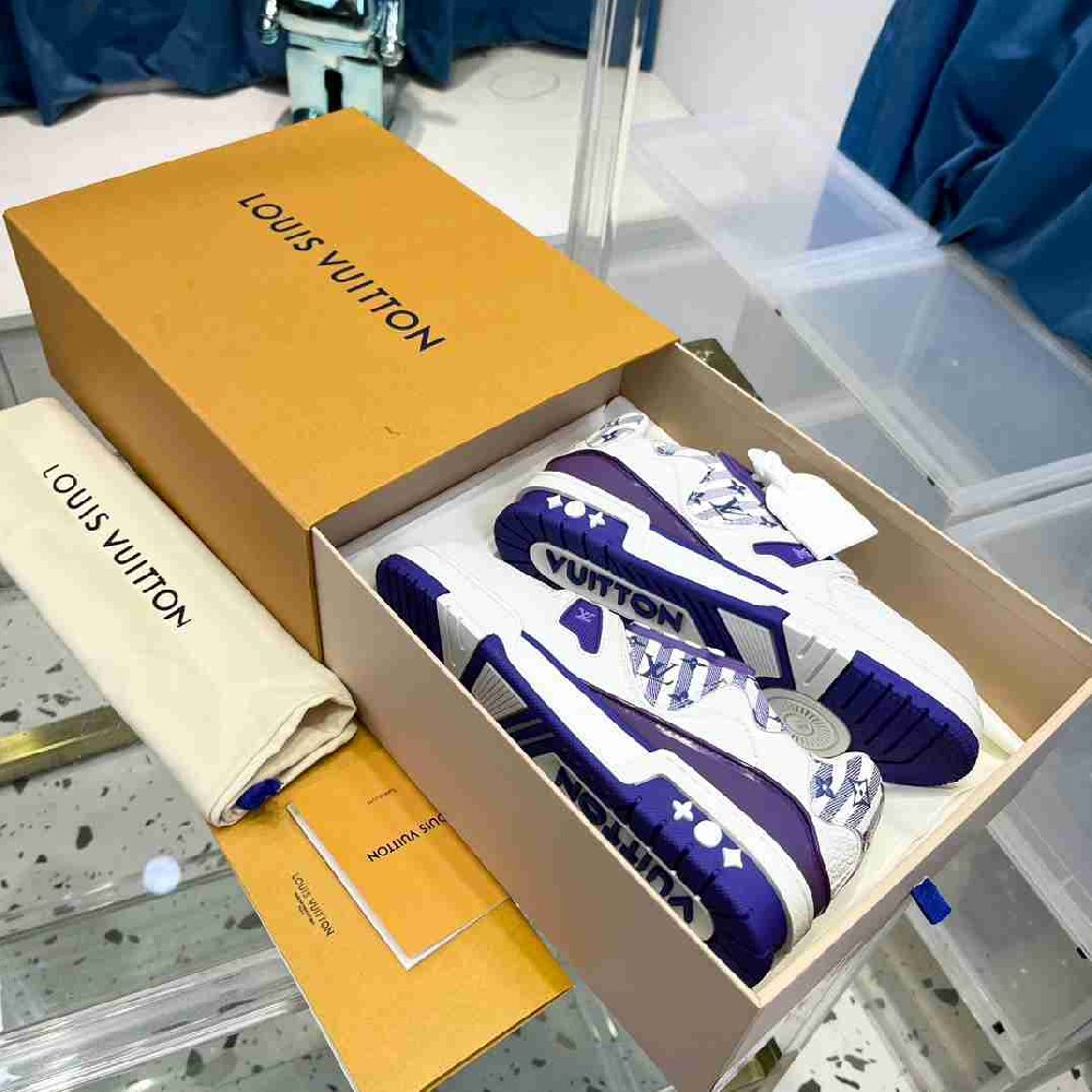 LV sneakers LU0348