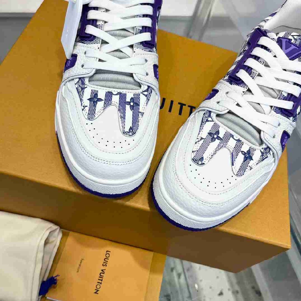 LV sneakers LU0348