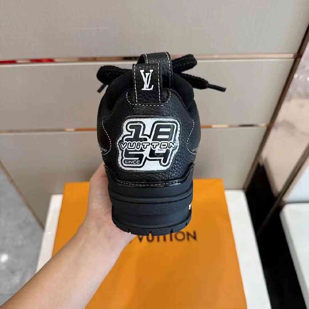 LV sneakers LU0351