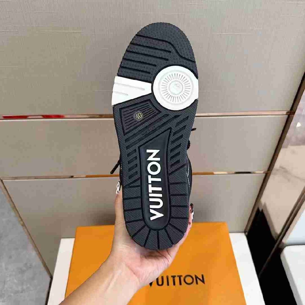 LV sneakers LU0351