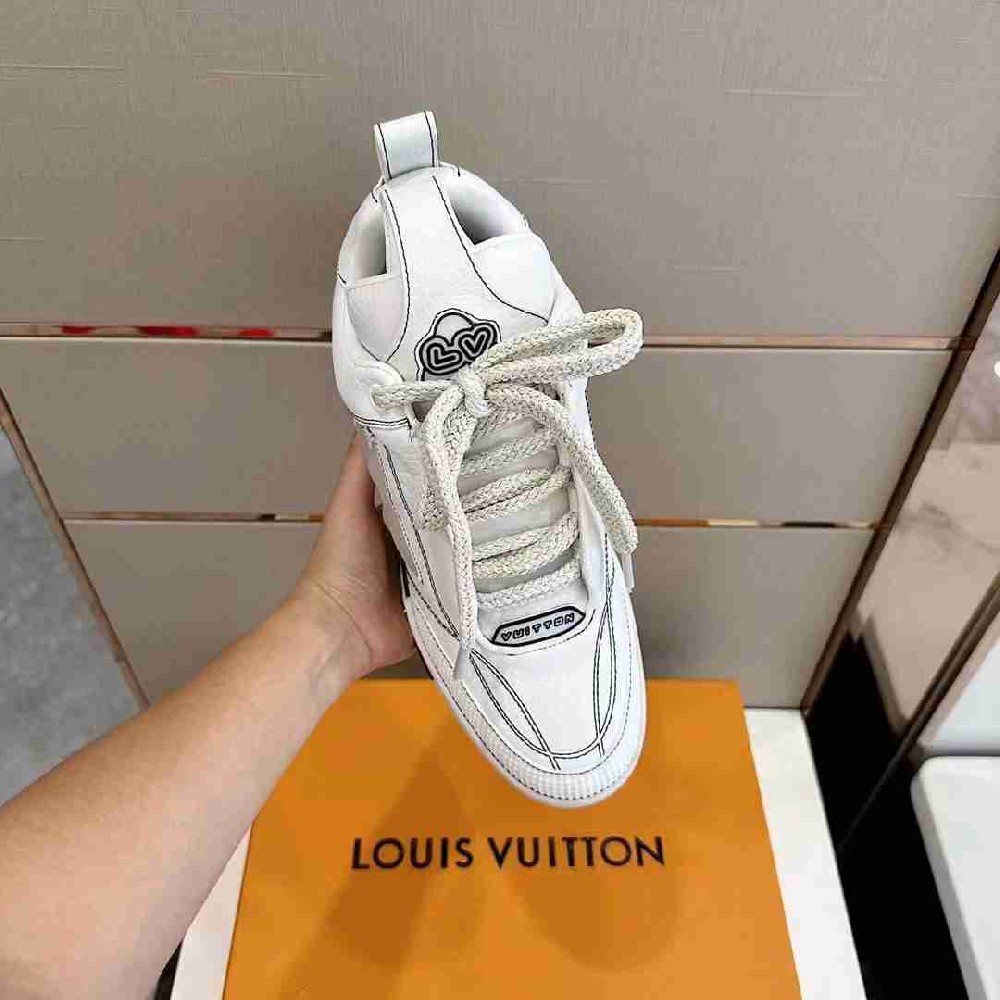 LV sneakers LU0353