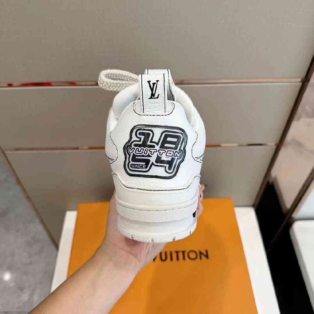 LV sneakers LU0353