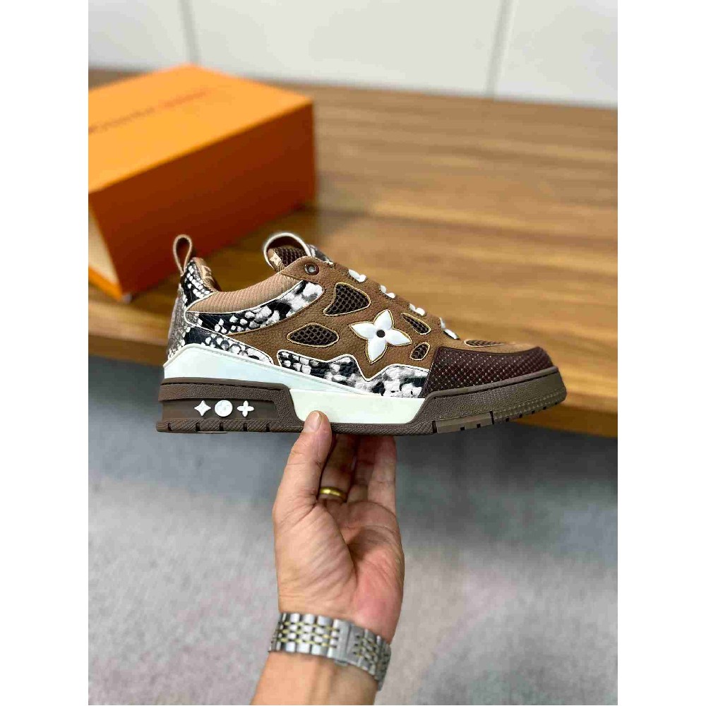 LV sneakers LU0355