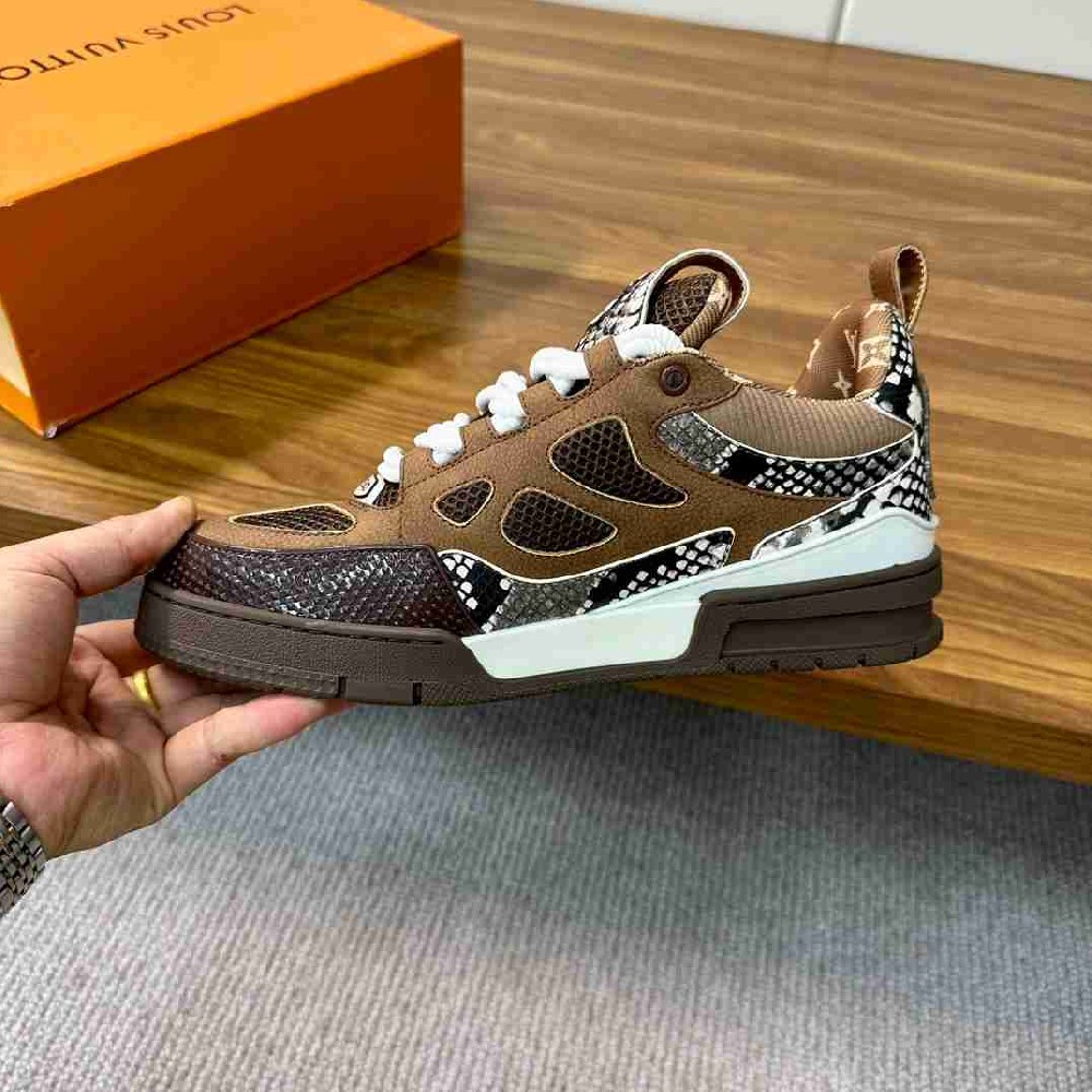 LV sneakers LU0355