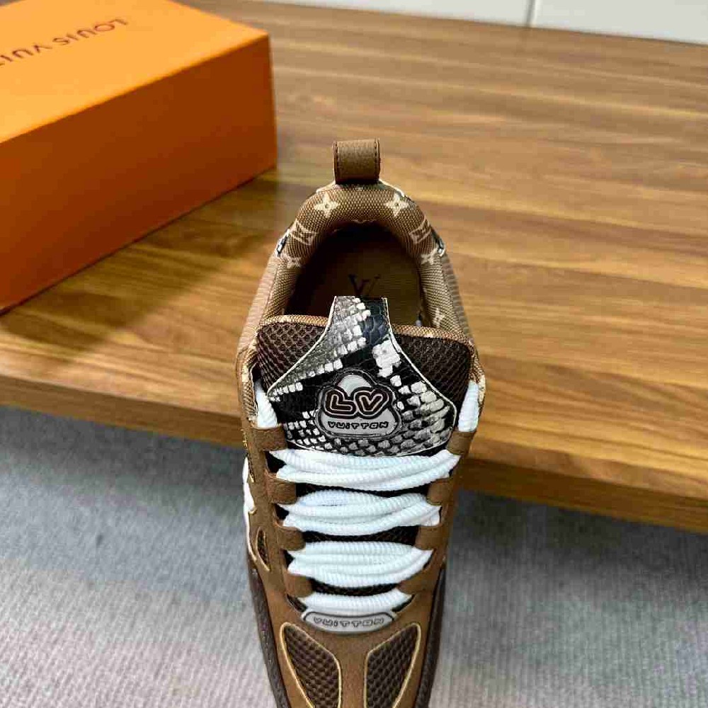 LV sneakers LU0355