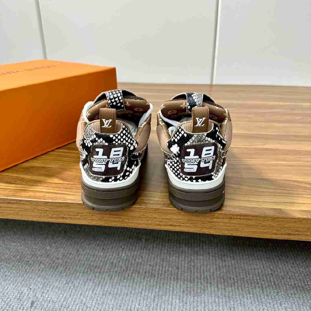 LV sneakers LU0355