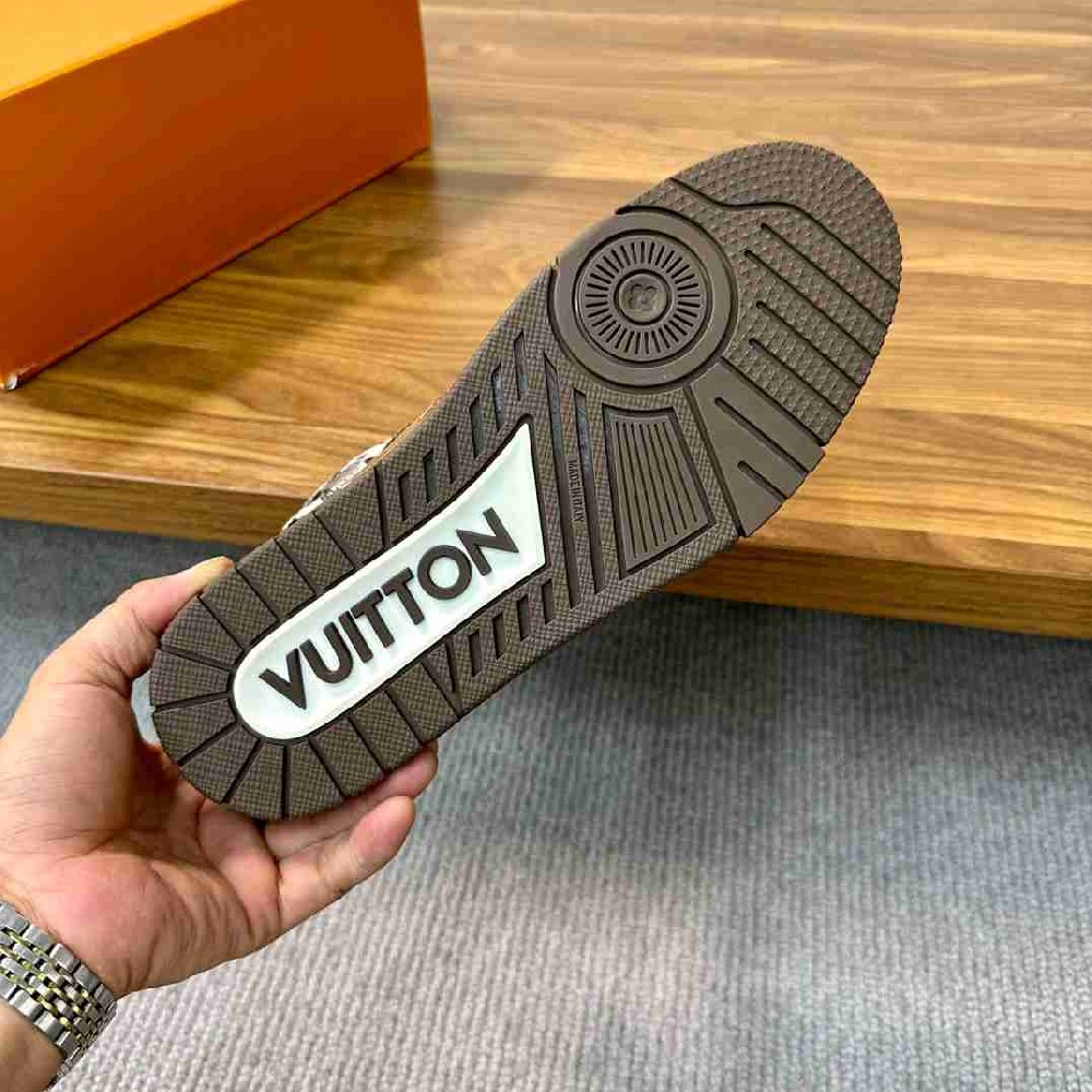 LV sneakers LU0355