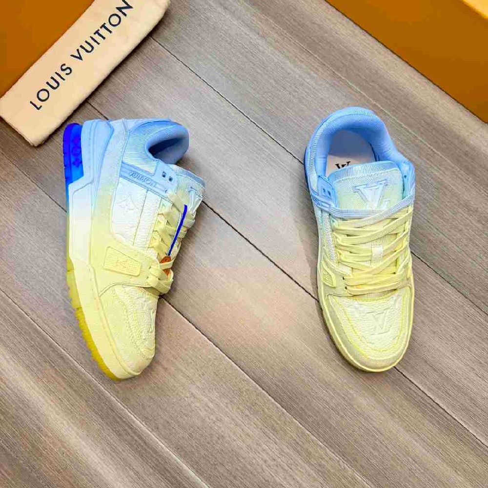 LV sneakers LU0358