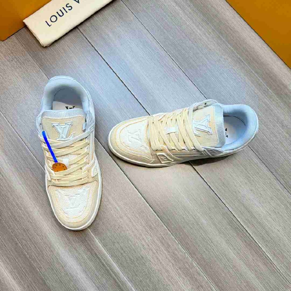 LV sneakers LU0360