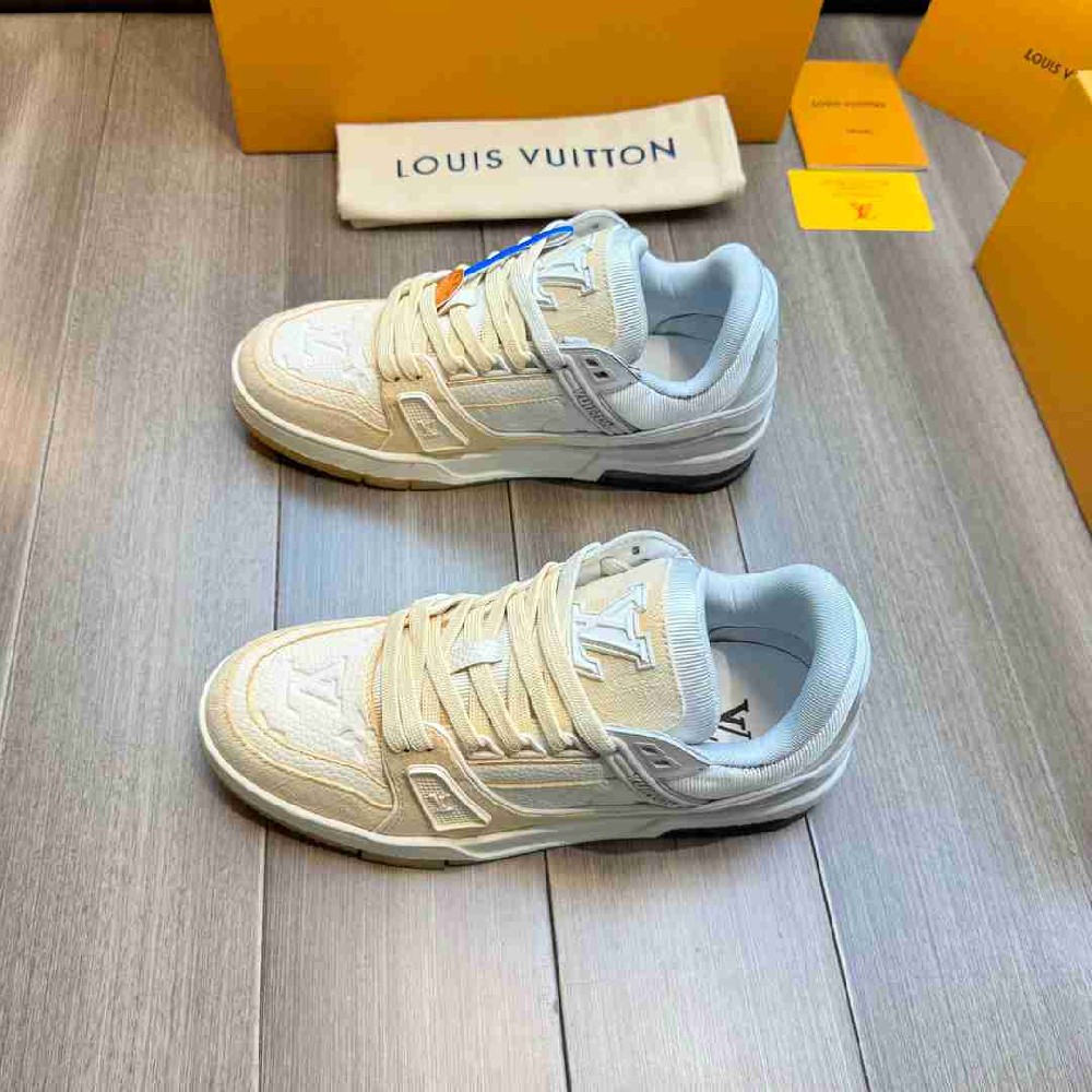 LV sneakers LU0360