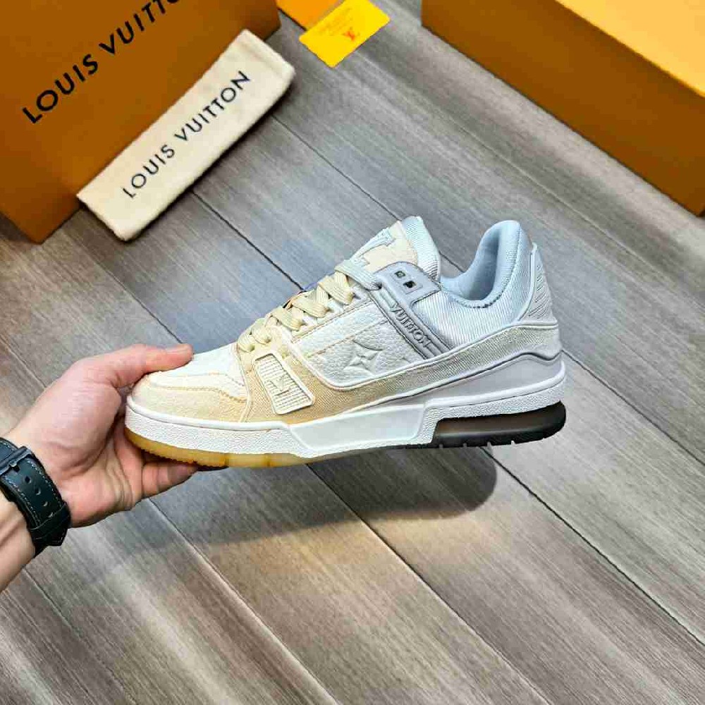 LV sneakers LU0360