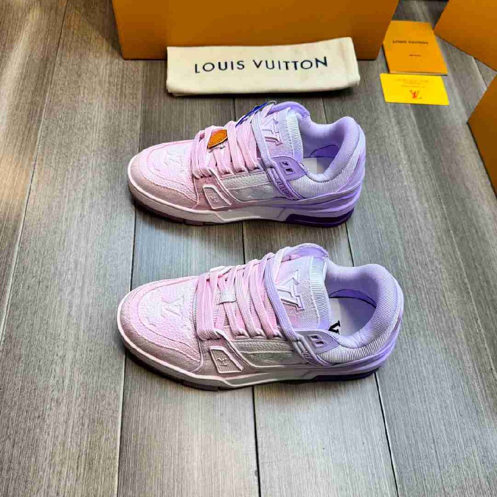 LV sneakers LU0362