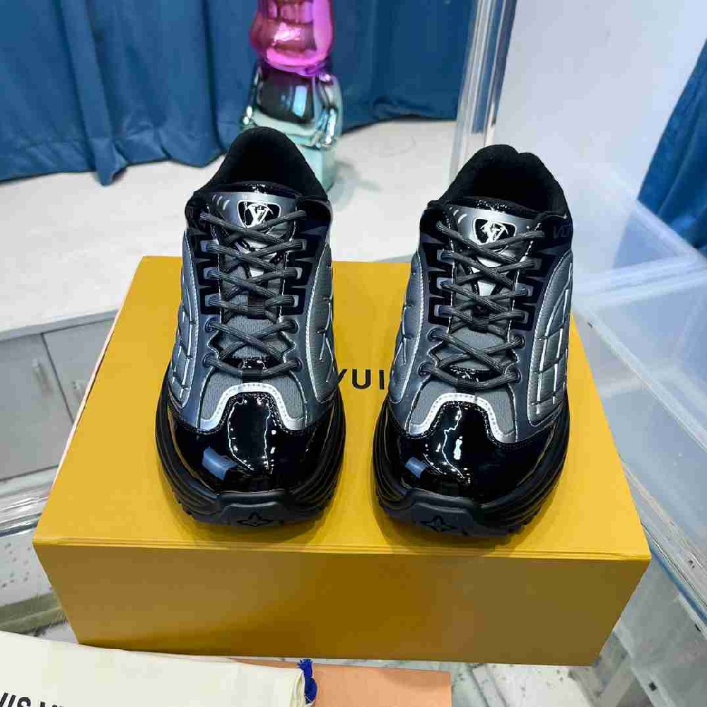 LV sneakers LU0368