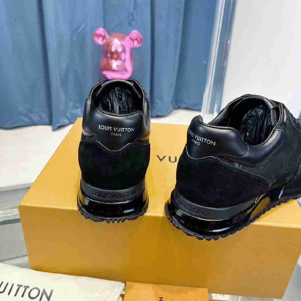 LV sneakers LU0370