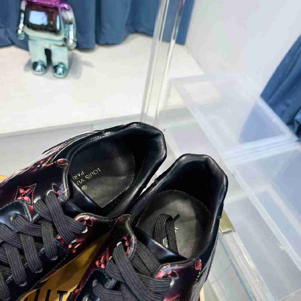 LV sneakers LU0373